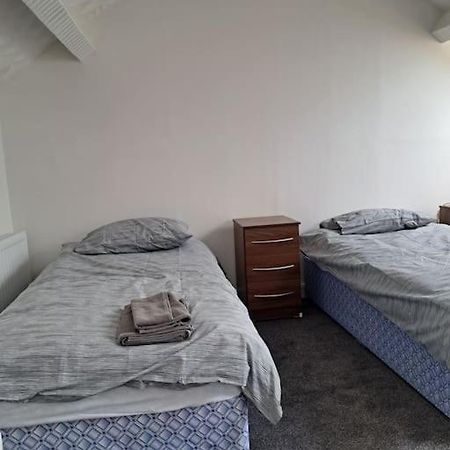 1 Bed Apart Dowlais Eksteriør billede