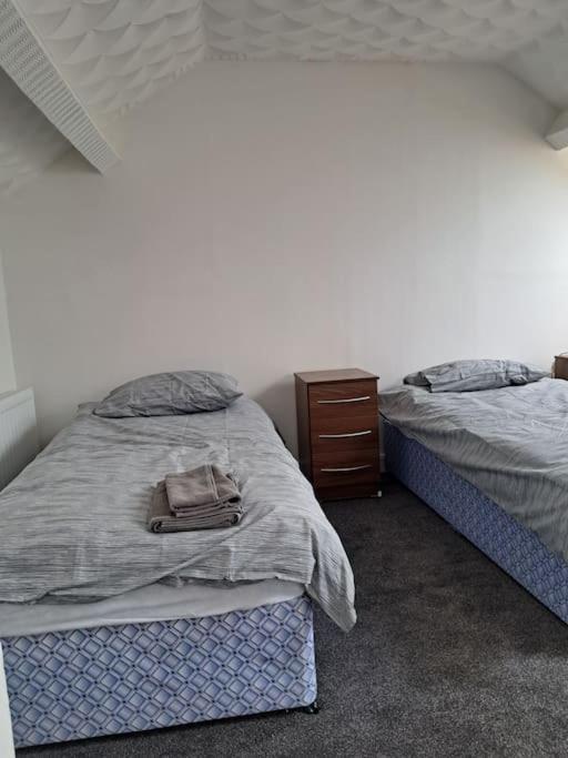 1 Bed Apart Dowlais Eksteriør billede
