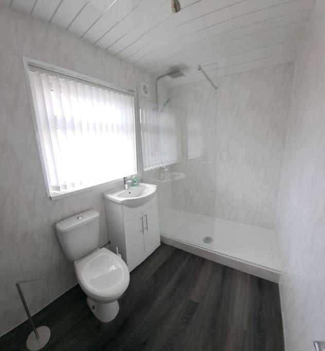 1 Bed Apart Dowlais Eksteriør billede